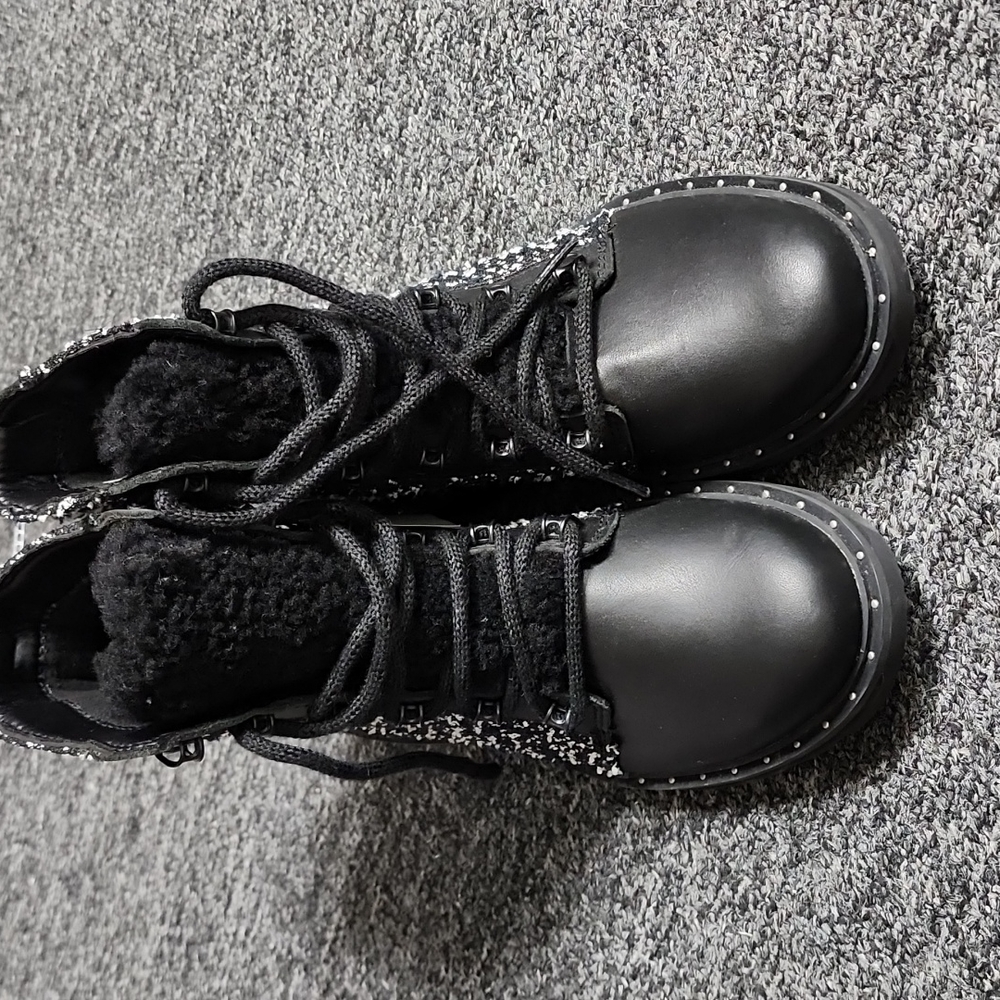 Sorel Lennox Lace up Black Boot - Picture 6 of 10